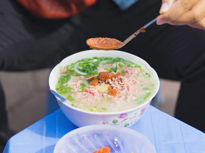 soup served by steet vendor hanoi